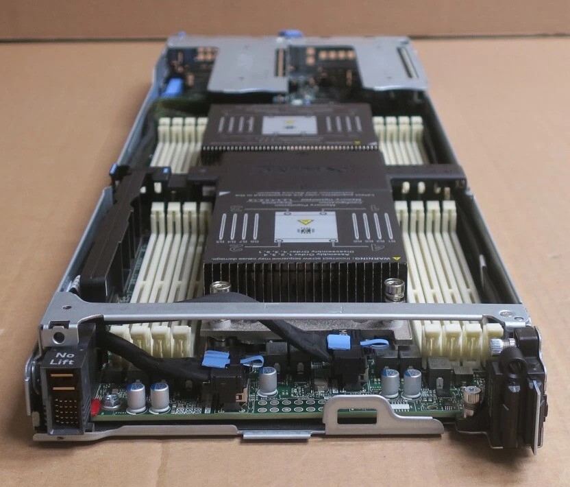 Dell C6400 24×2.5″Server/4xC6525 Node Support EPYC 7002/7003 CPUx8 2x1600W 2U