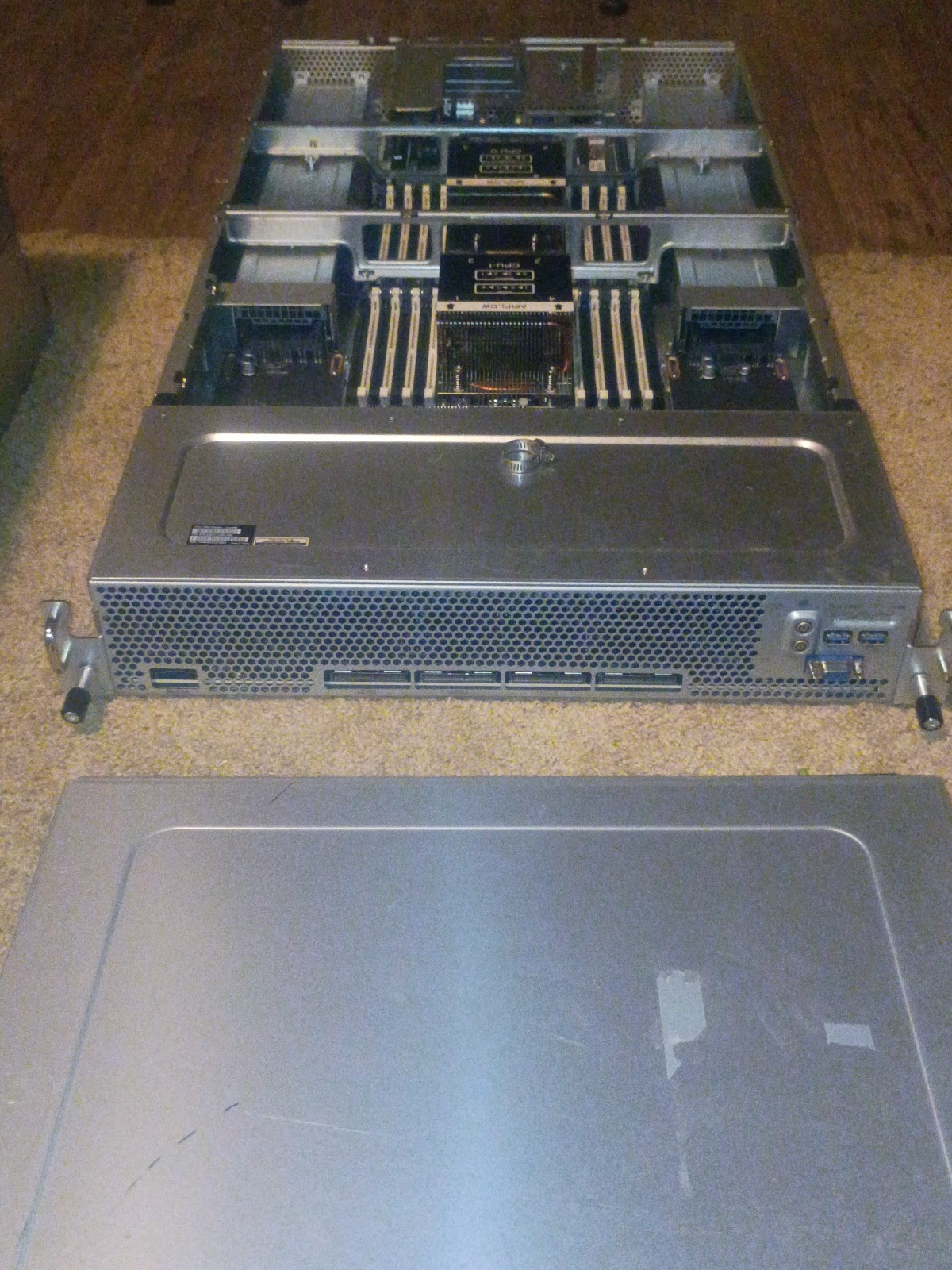 NVIDIA HGX H100 8-GPU barebones system bundle ,