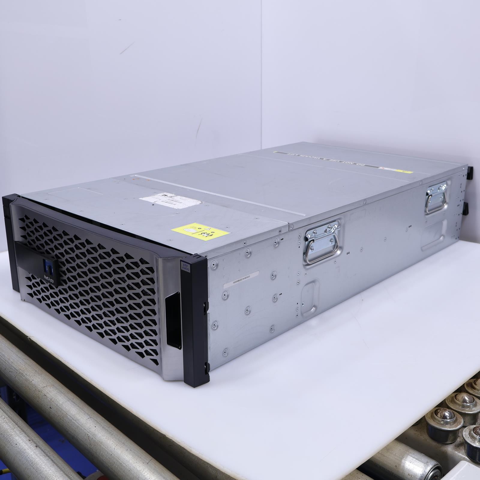 Netapp AFF A400 4x Intel Xeon Silver 4210 288GB RAM No Drives Server