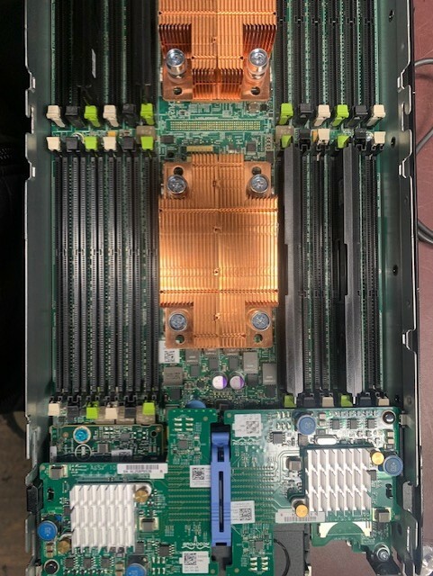 Dell PowerEdge M620 Blade Server 0F9HJC 2*E5-2640 WITH 2 X CADDY