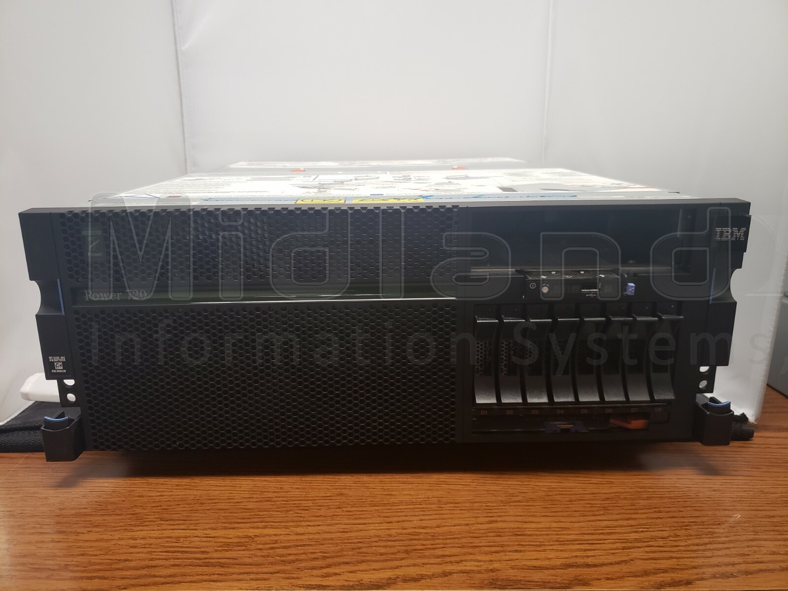IBM 8202-E4C Power 720 i series, 3.0GHz 8-Core w/V7R1, 4 OS UNL users 0S/400