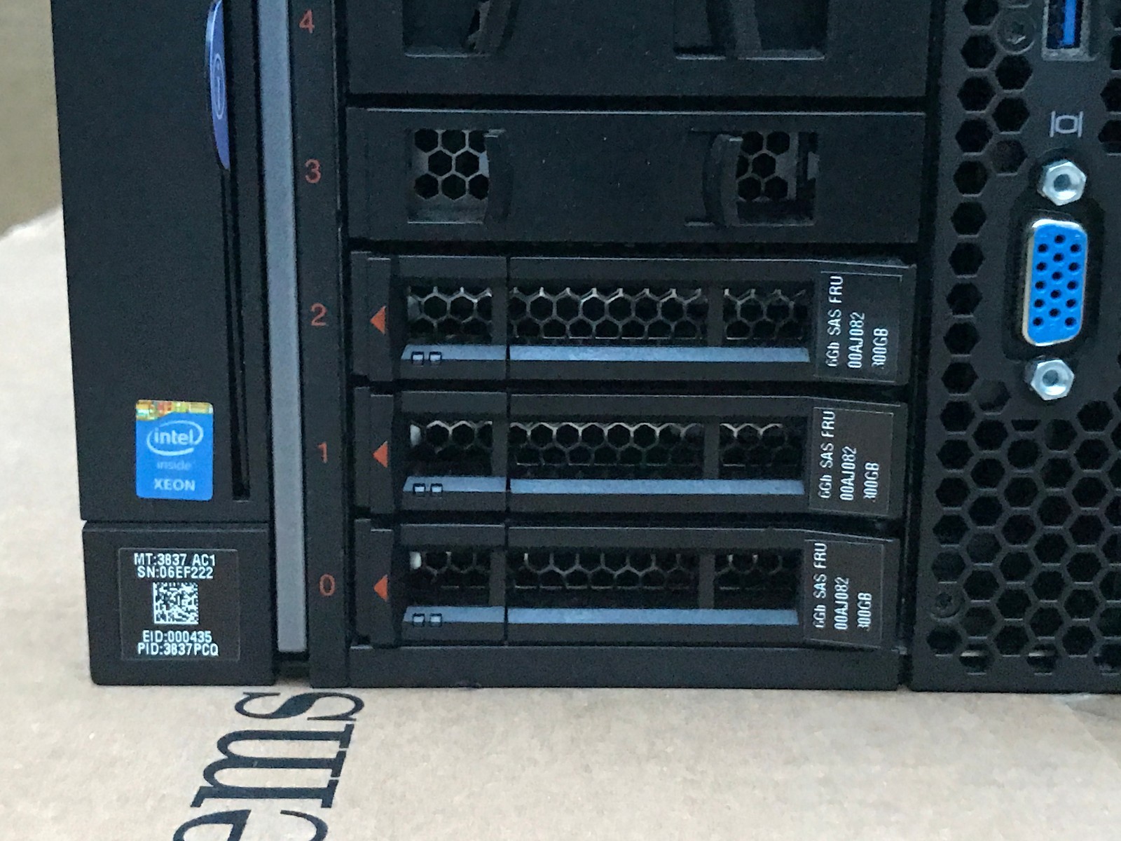 IBM x3850 X6 Server 4x Xeon E7-8880V3 3072GB RAM DDR4 2x 300GB 10K 4x 1400W PSU