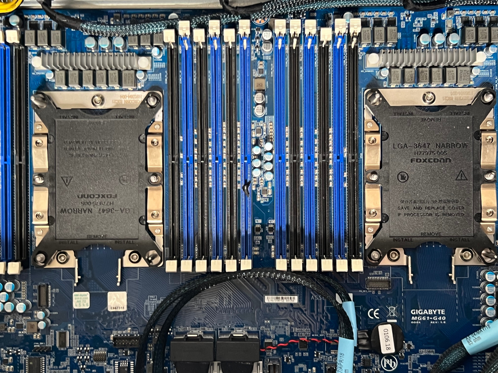 Penguin Computing Relion XE4118GT / MG61-G40 Server Barebone no CPU , RAM , HDD
