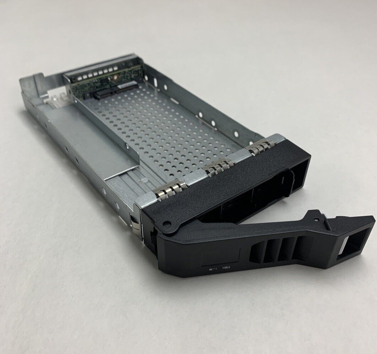 Tintri SYS-T820 24x HDD Dual Controller Blade 1x E5-2420 2.2 GHz 32 GB No HDD/OS