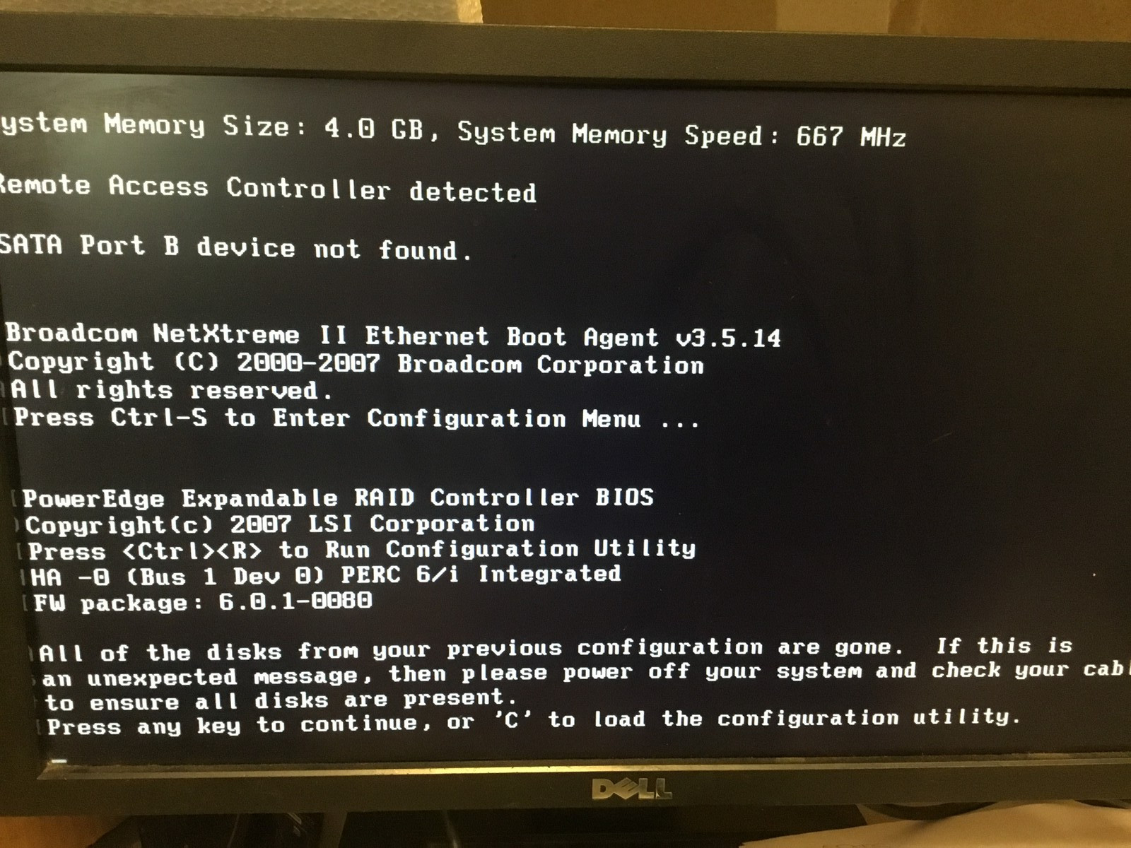 Dell PowerEdge 2900 Server EMC01 2x Xeon X5450 3.00GHz PERC 6/i DVD-Rom No HDD