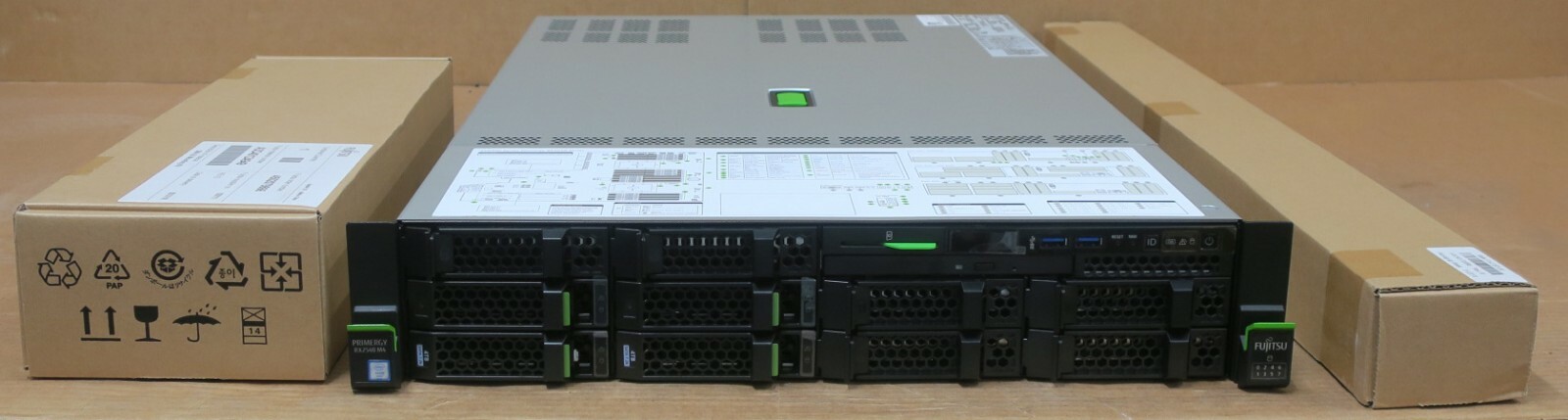 Fujitsu Primergy RX2540 M4 8-Core Silver 4108 1.80GHz 16GB Ram 4x 1TB HDD Server