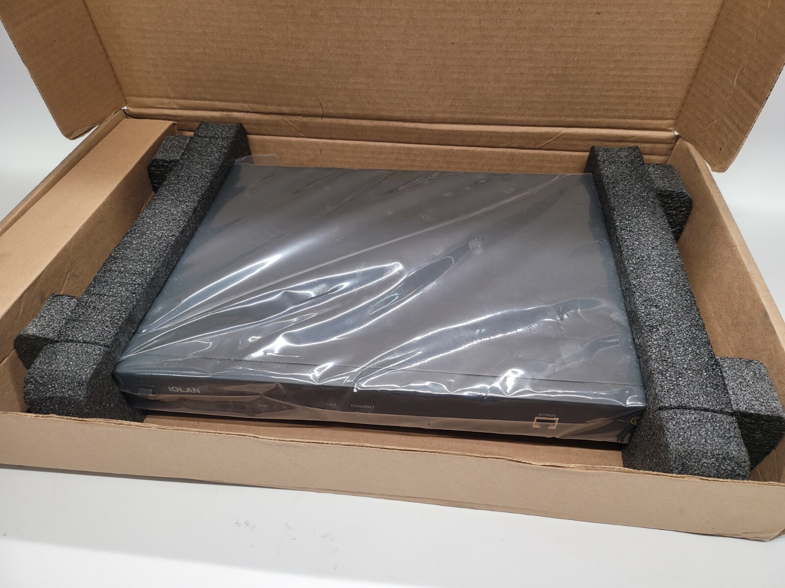 Perle IOLAN SCR1618 RDAC Secure Console Server All-In-One 16x RS232 RJ45 Router