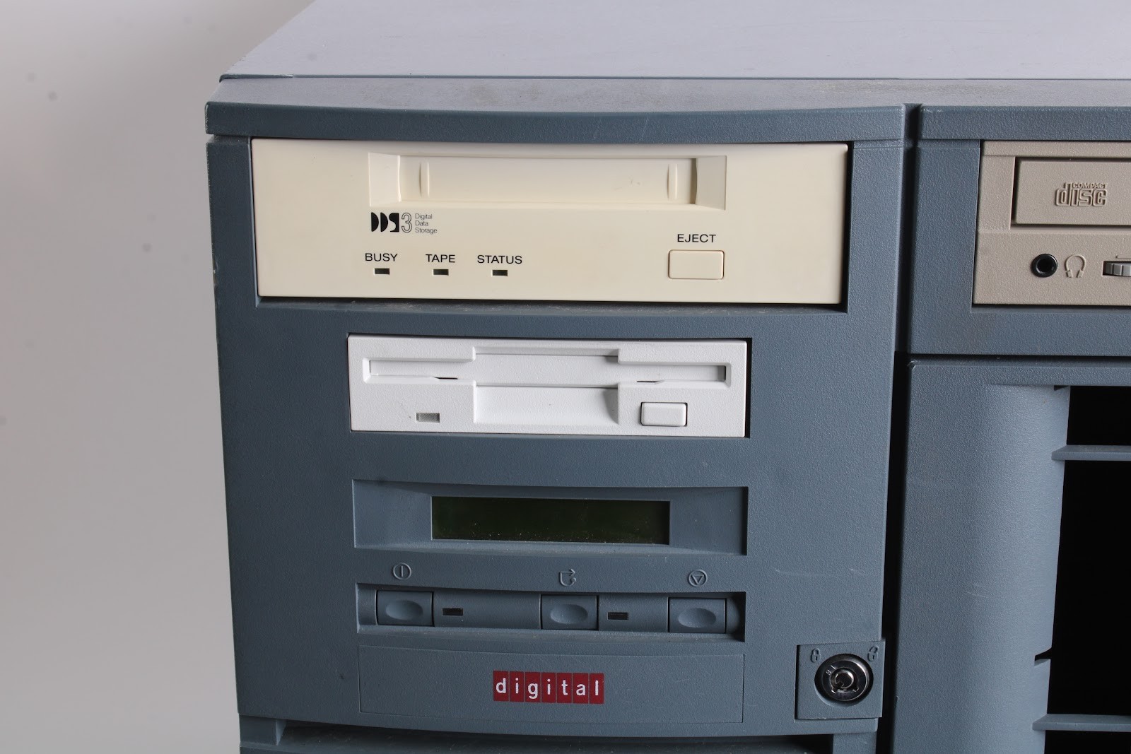 Digital AlphaServer 1200 54HHA-AA Data Processing Server – AS IS Parts or Repair