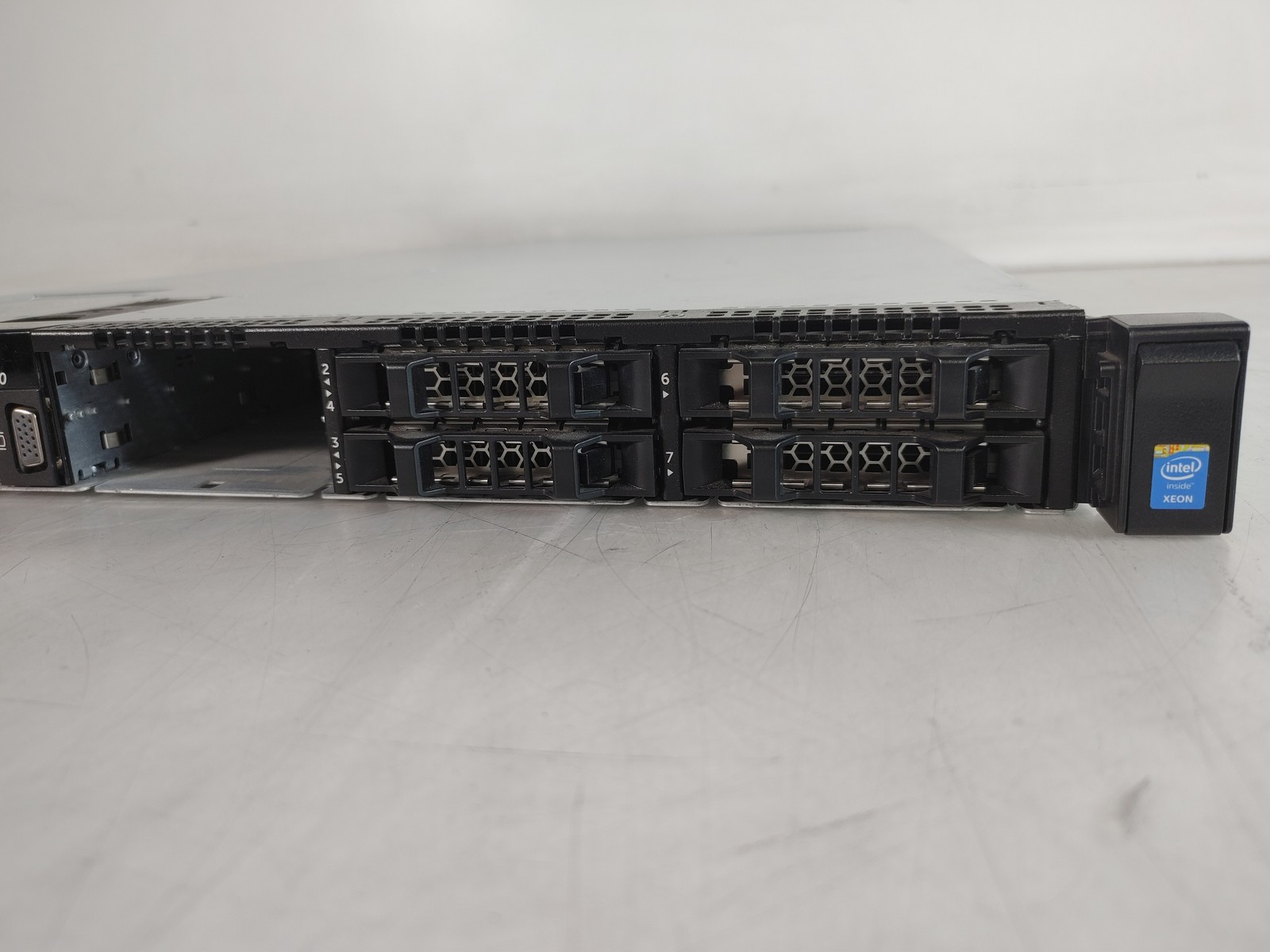 Dell PowerEdge R430 2.40 GHz Intel Xeon E5-2630 v3 32 GB DDR4 Server