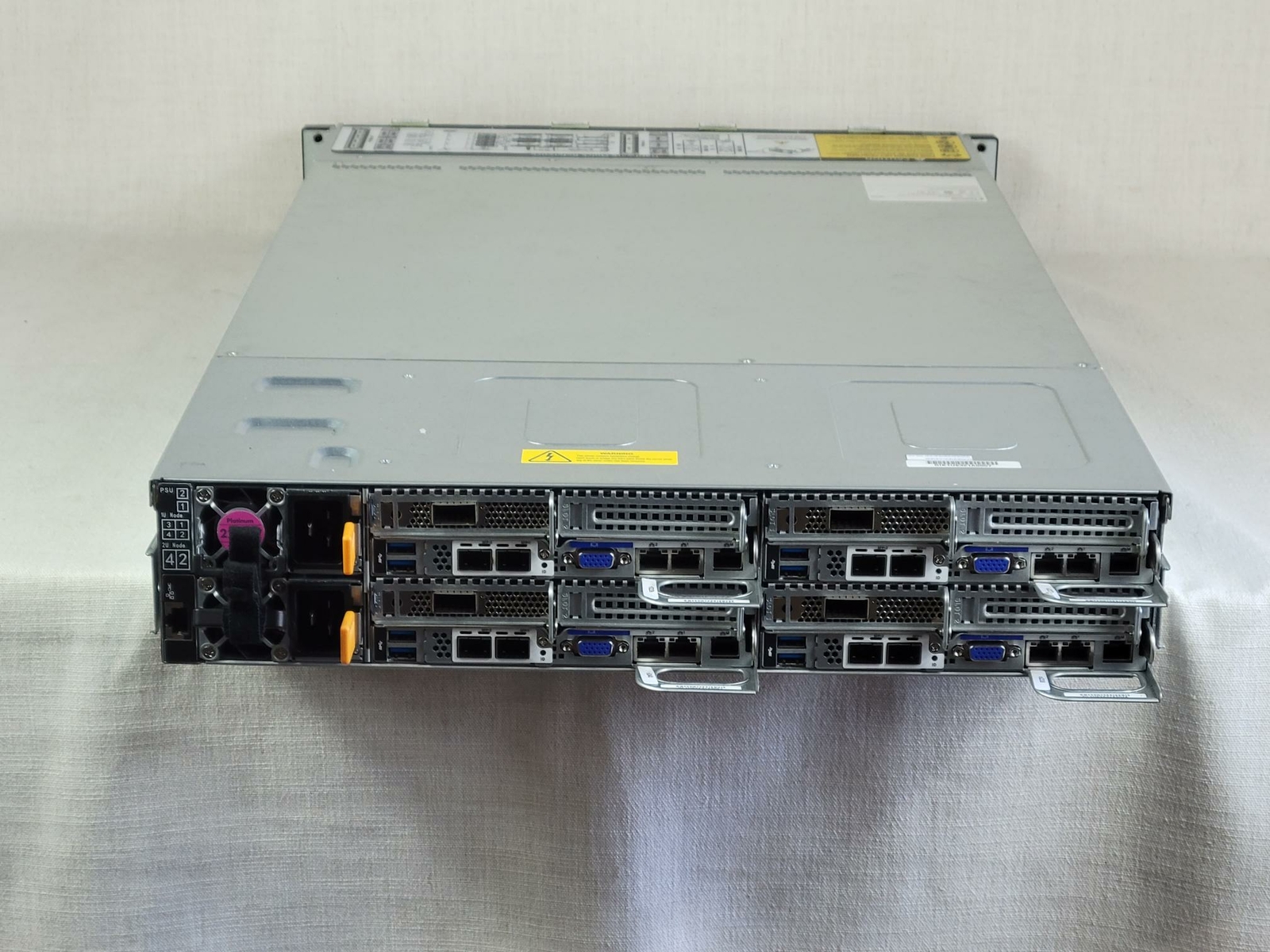 Penguin Computing Relion XE2142 2U 24x 2.5” 4 Node Server Chassis