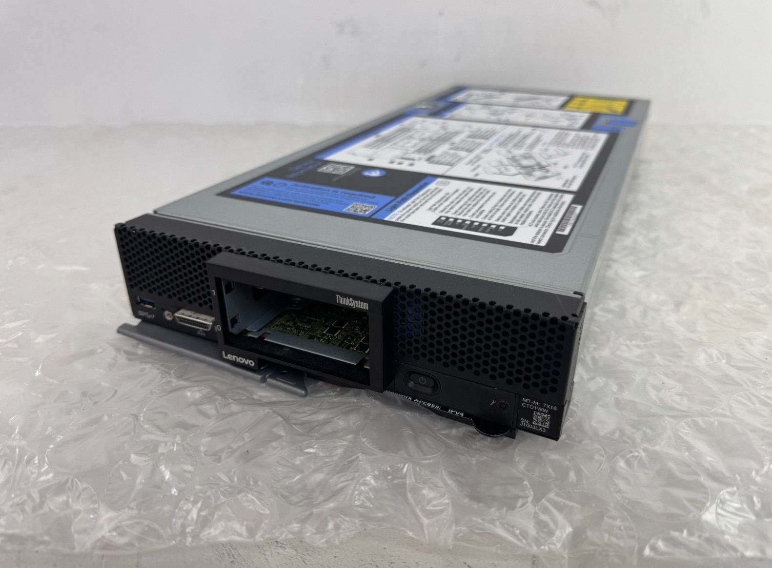 Lenovo ThinkSystem SN550 Blade 7X16 (No Drives/RAM) (01KP357)