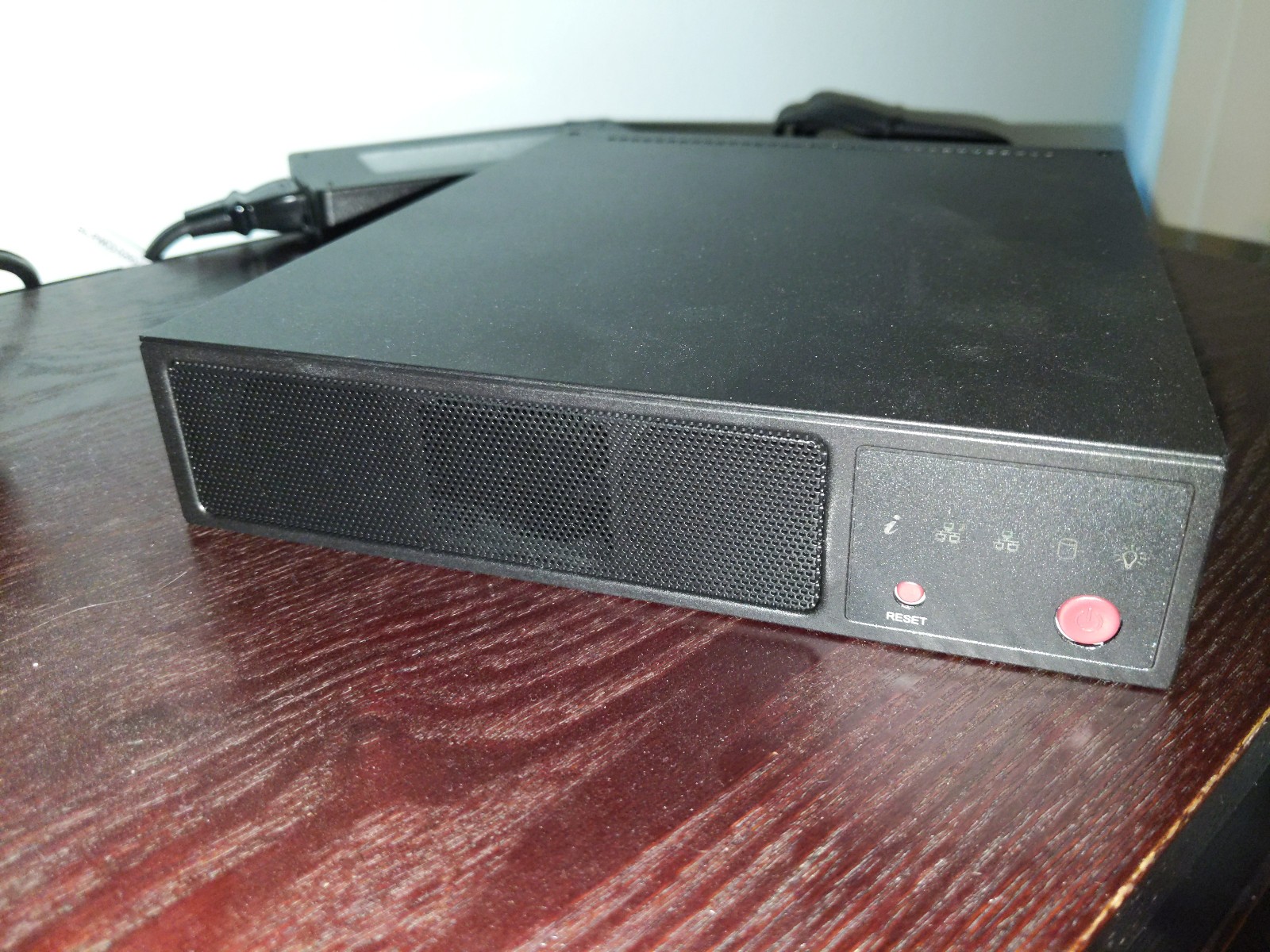 Supermicro SYS-E200-8D Mini-1U Server – Xeon D, X10SDV-6C-TLN4F, 101F