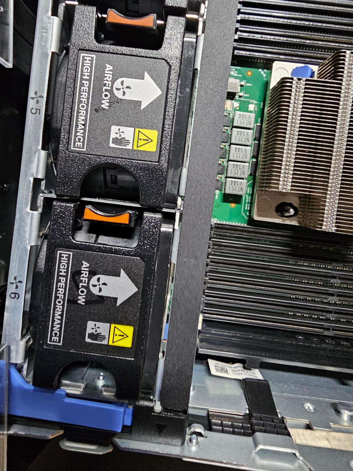 Dell EMC VxRAIL P570F 24-SFF CTO 2x Gold 6152 2.1Ghz 22C / 46tb ssd storage 64gb