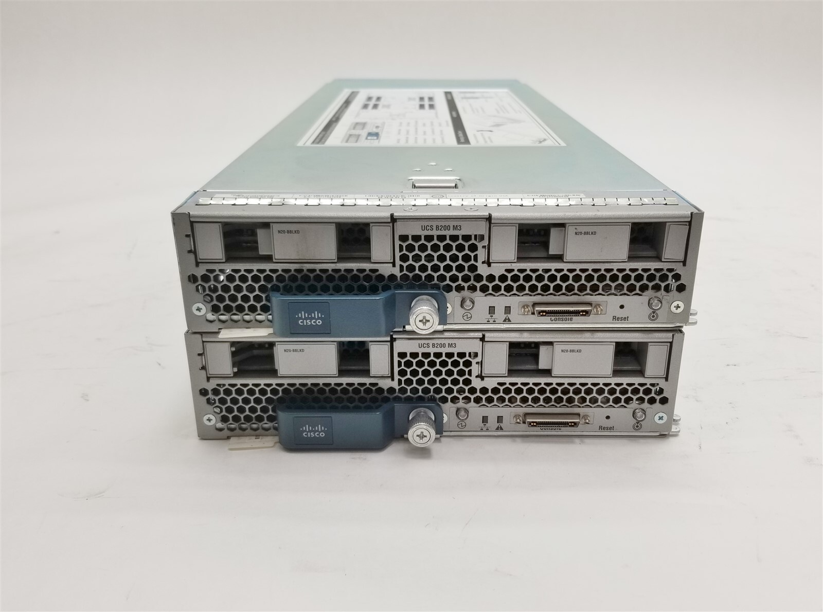 Cisco UCS B200 M3 Blade Server 2SFF SAS 2* Xeon E5-2665 2.4GHz No RAM/SSD Lot 2
