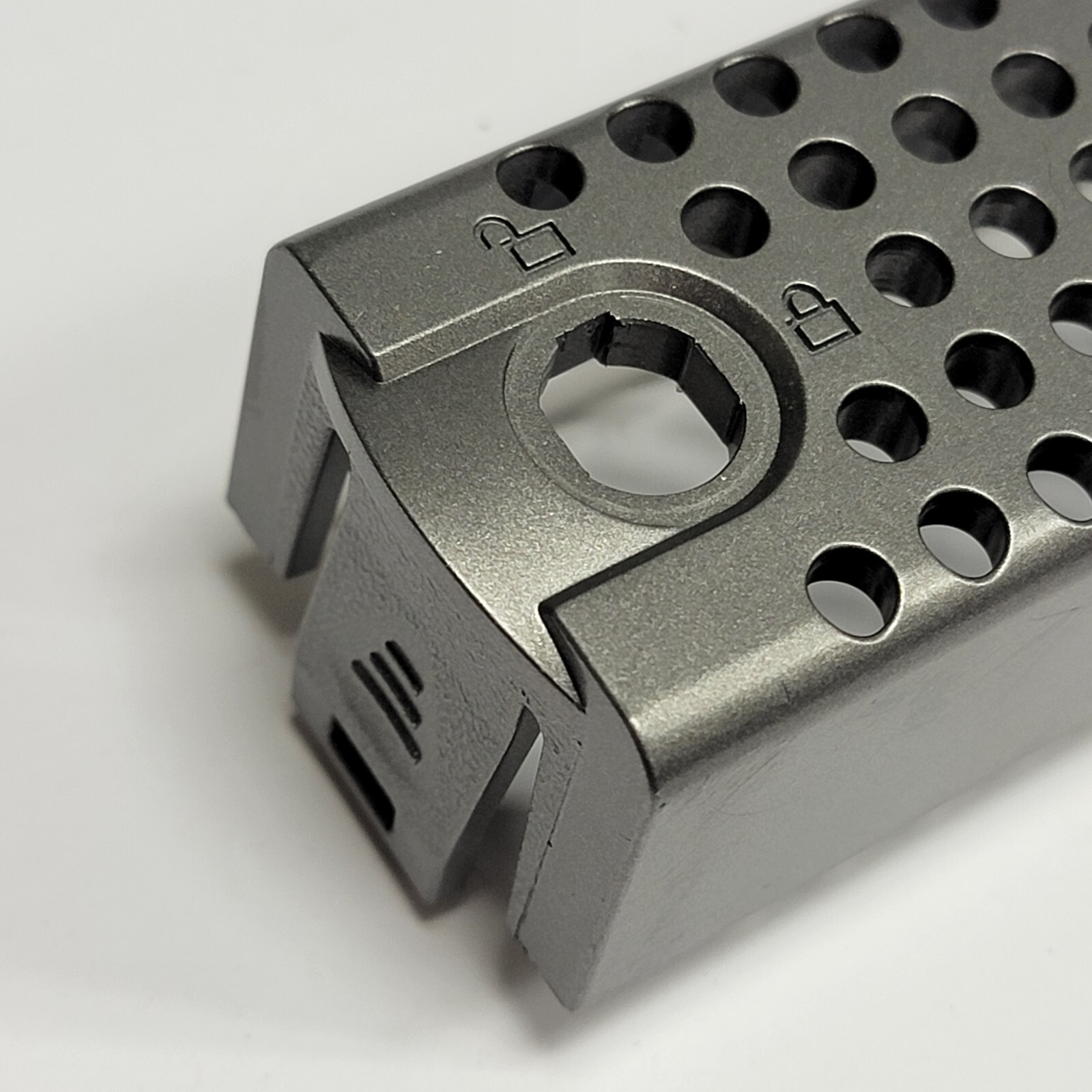 ORIGINAL REMOVABLE FRONT FACEPLATE BEZEL COVER – Dell PowerEdge R200 SVP