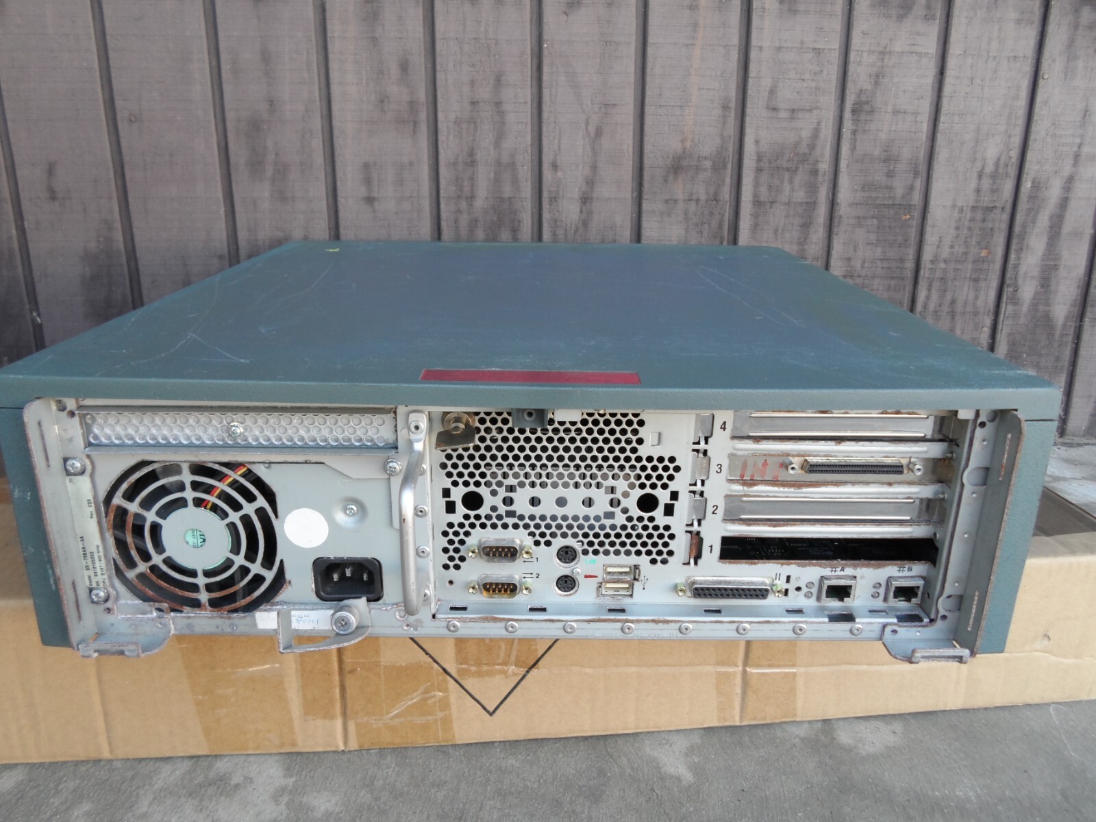 HP Compaq DEC AlphaServer 3X-73BAA-AA Alpha Server DS10 EV67 / 600MHz FDD CDROM
