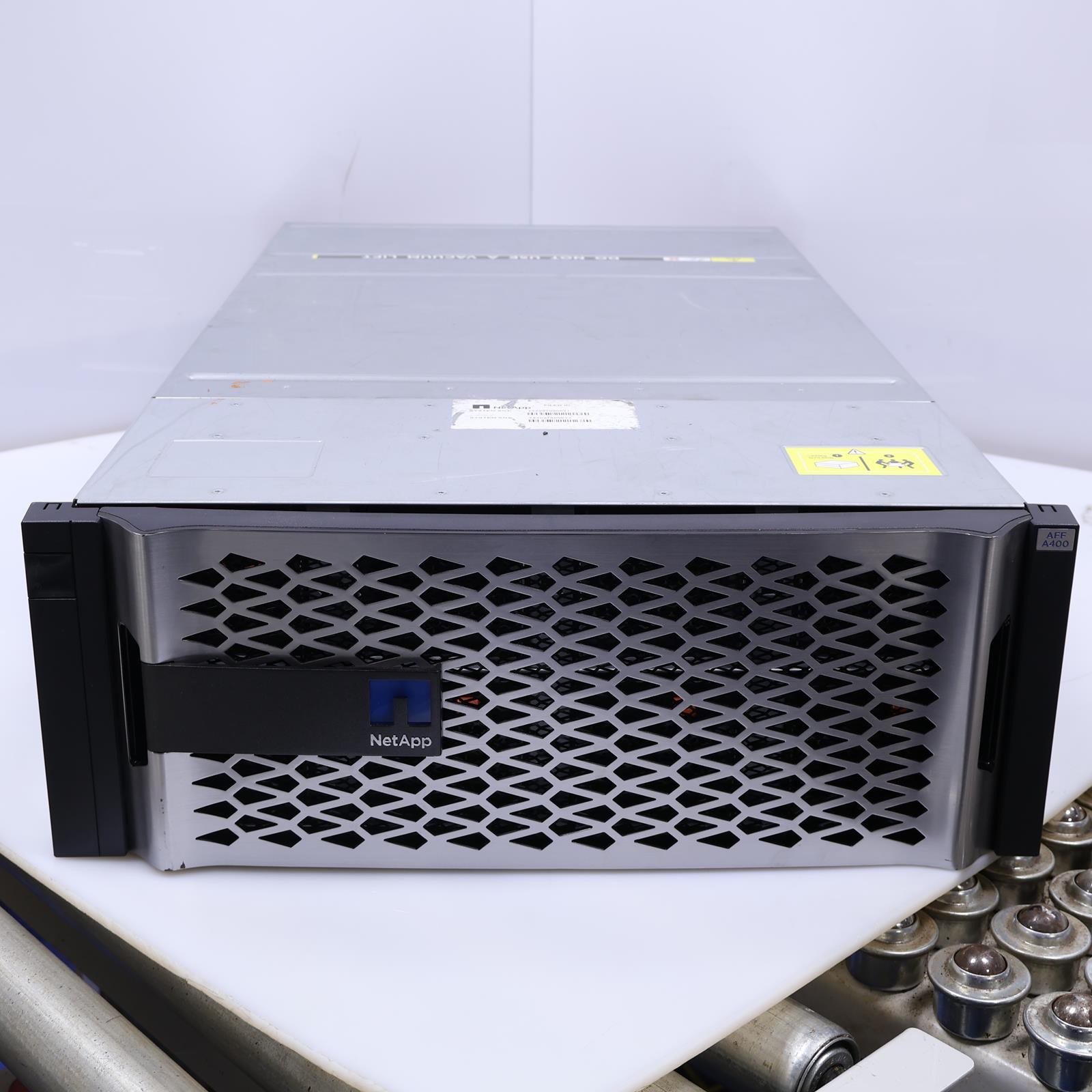 Netapp AFF A400 4x Intel Xeon Silver 4210 288GB RAM No Drives Server