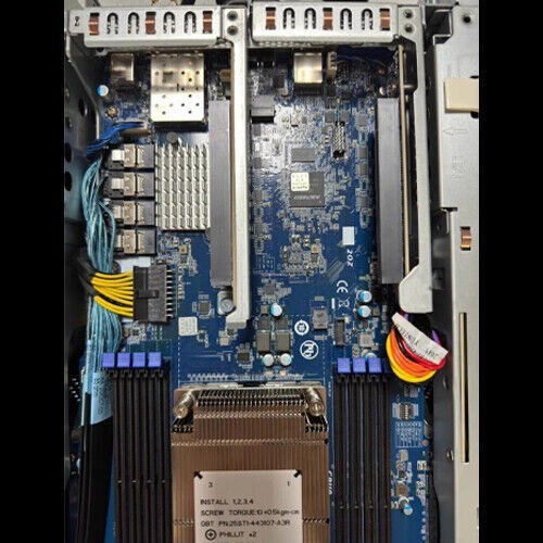 Gigabyte G292-Z20 Server 8X2.5″/EPYC 7742 64C/256G RAM/8x Tesla T4 GPU/1T SSD