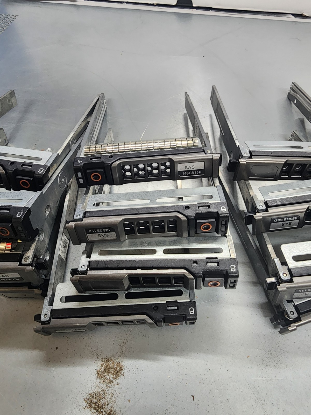 Lot of 20 – Dell Poweredge Server 2.5″ Drive Caddies