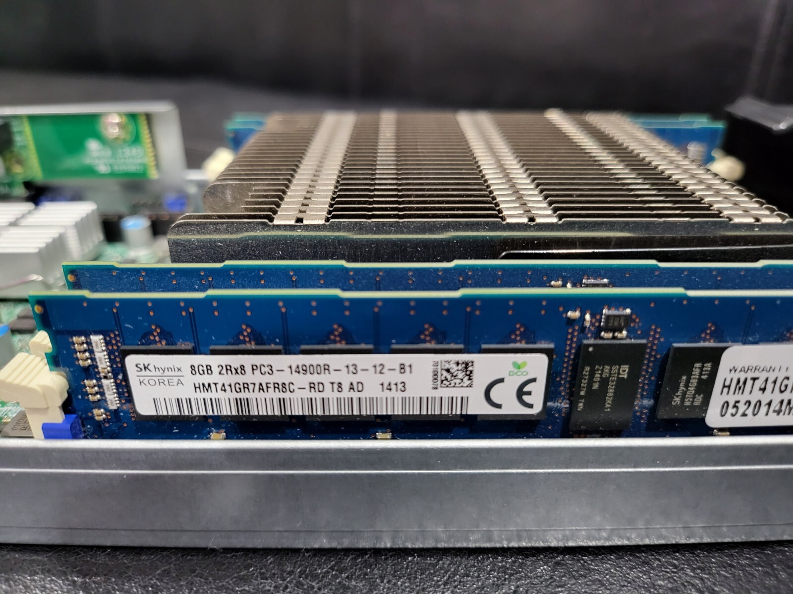 SuperMicro SuperServer 5037MR-H8TRF 8-Node 3U MicroCloud Server w/ Rack Rail Kit
