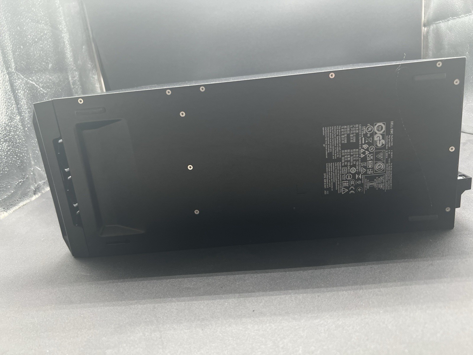 Dell PowerEdge T140 Mini Tower Server Xeon E-2224 3.40GHz 3.49 TB 32GB RAM No Os