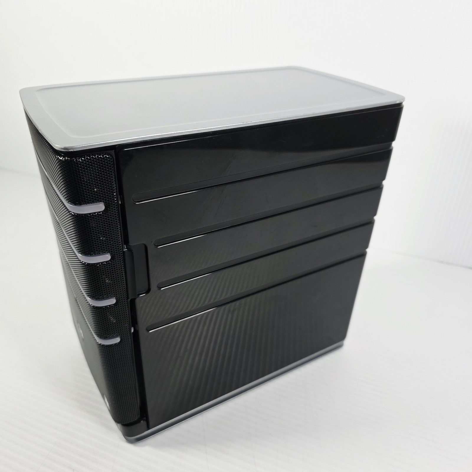 HP EX470 MediaSmart Server – Powers on Properly – Hard Drives Included