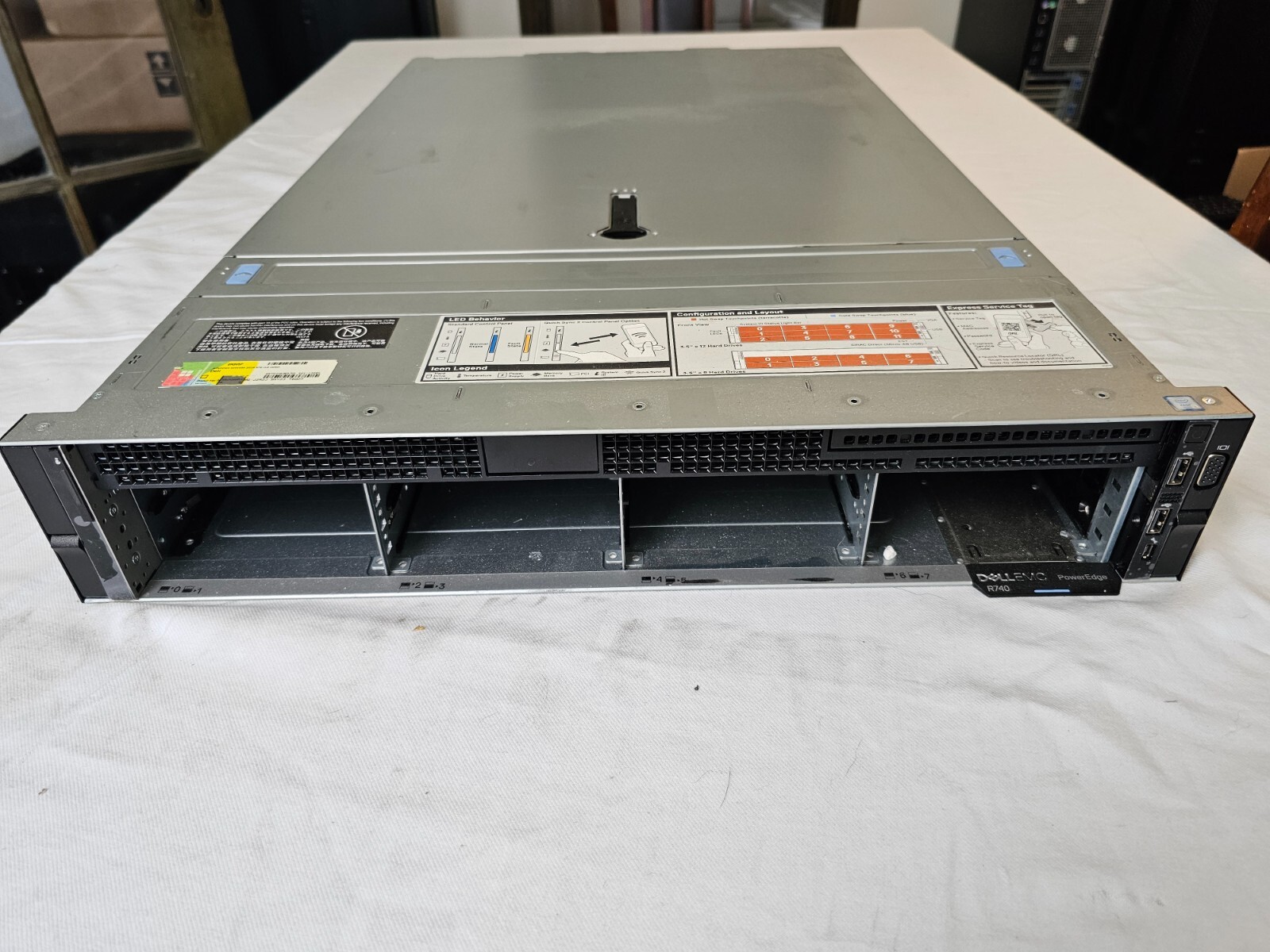 Dell PowerEdge R740, 2x Platinum 8170 (52C/102T) QS, 256GB, H730P, iDRAC Ent