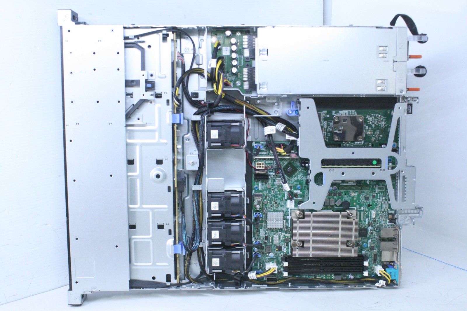 DELL OEMR R340 4-BAY LFF SERVER 1X-XEON E-2224 3.4GHZ H330 NO RAM NO HDD T7-A17