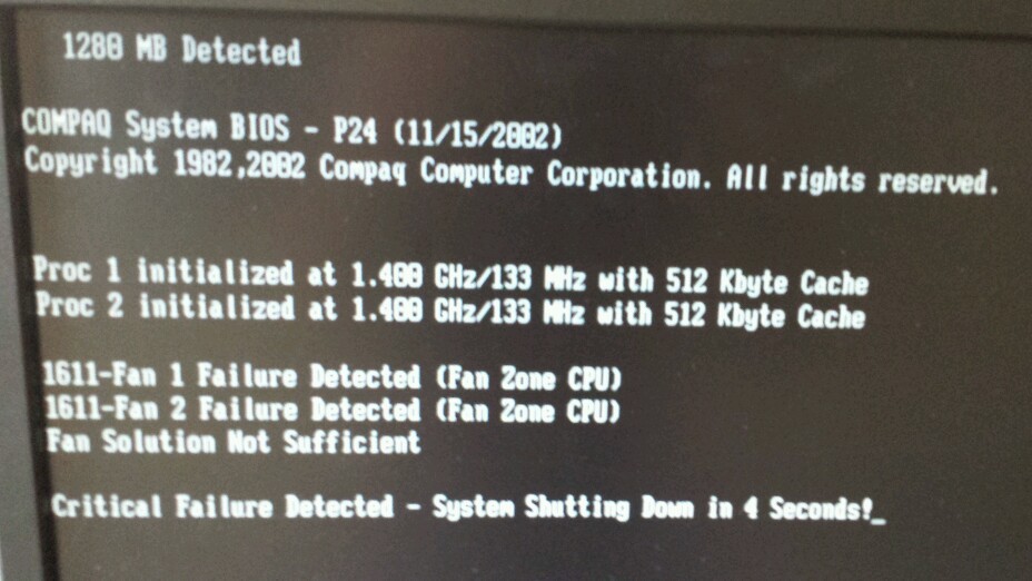 *FAN FAULT* HP Proliant DL380 G2 2x Intel 1.4 GHz 1.28GB RAM **No HD