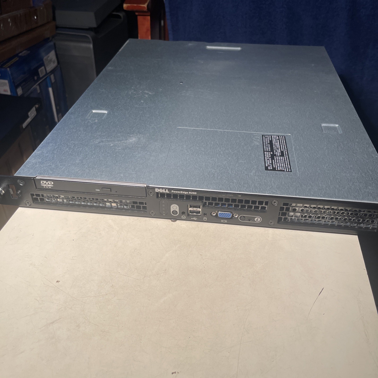 Dell Poweredge R200. Server.