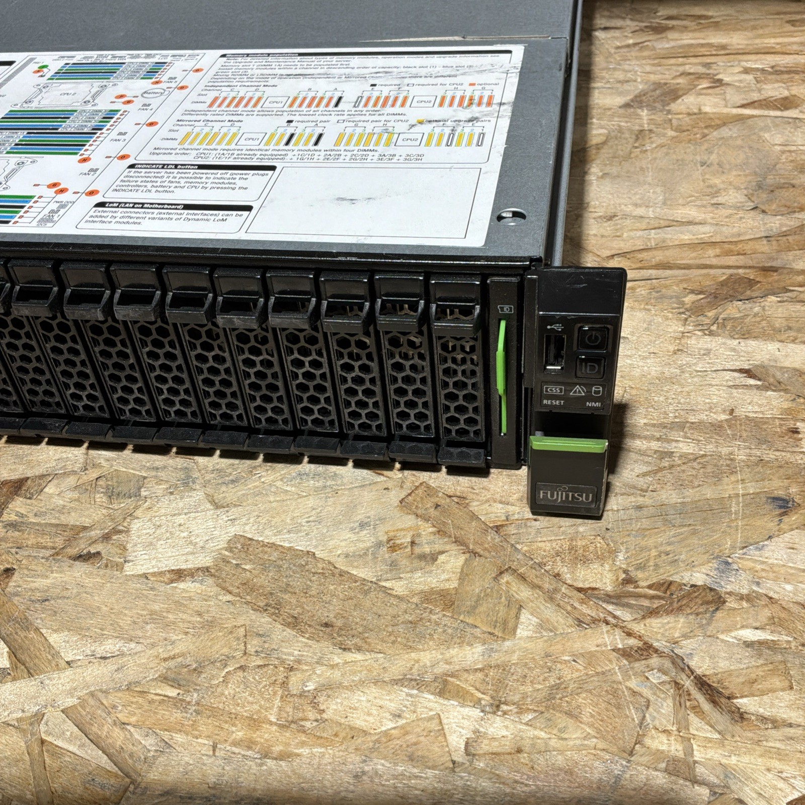 Fujitsu Primergy RX2540 M2 Xeon E5-2620 V4 2.10GHz 2x 240gb Server 96GB Ram C308