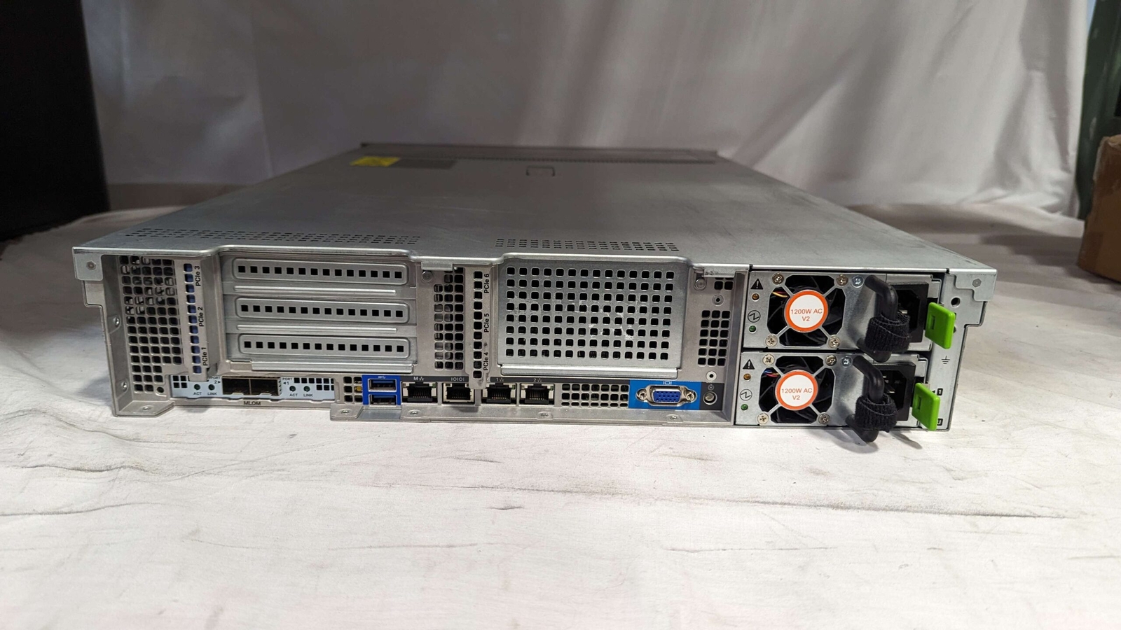 Cisco C240 M4 2x Xeon E5-2680 v3 2.5ghz 24-Cores / 128gb / MRAID / 2x 300gb