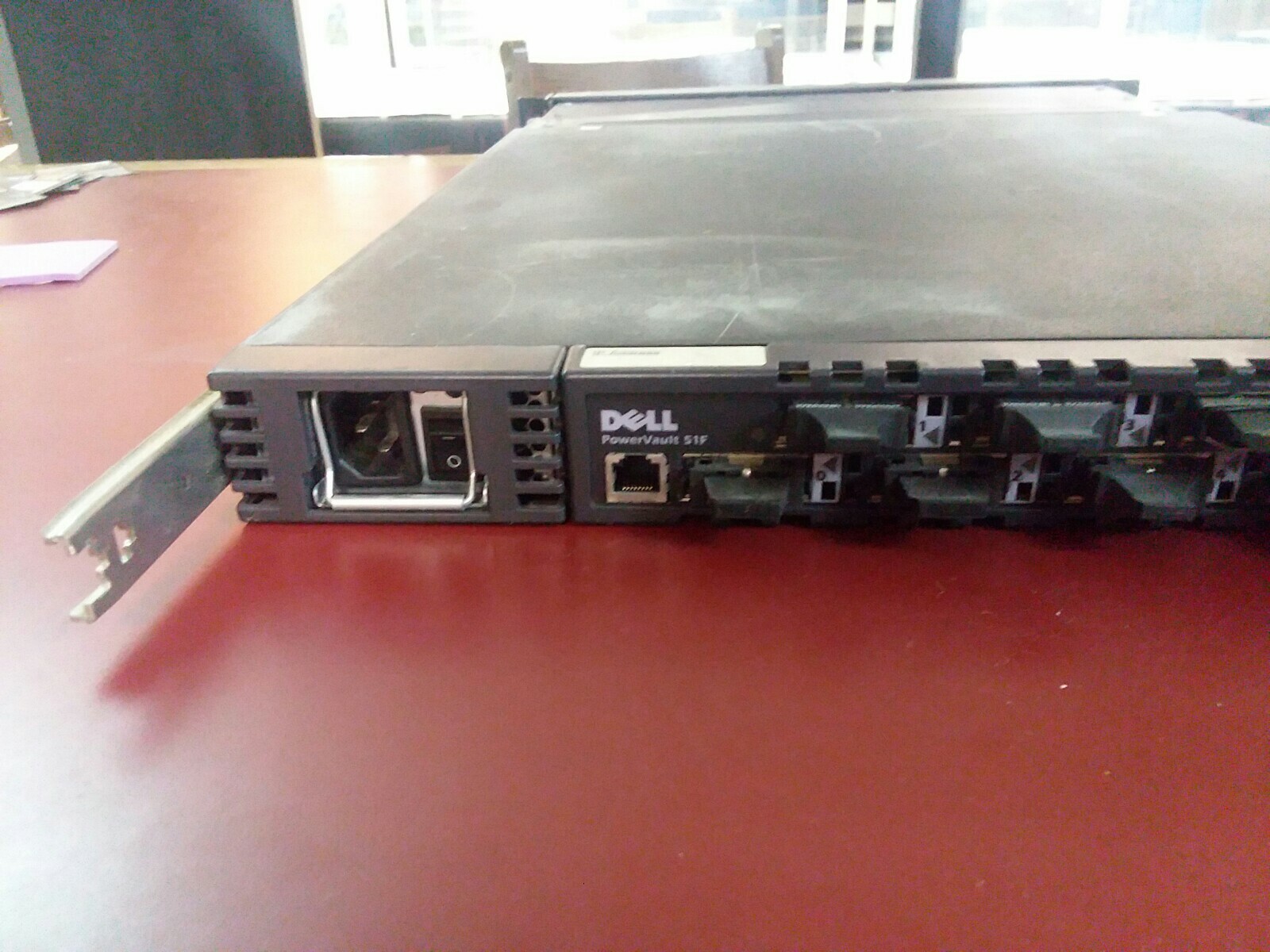 DELL POWERVAULT 51F 8 PORT FC Fiber/fibre SWITCH 8p
