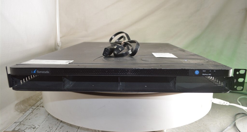 BARRACUDA BBS490A Backup Server PENTIUM G4400 3.3GHz 16GB SEE NOTES