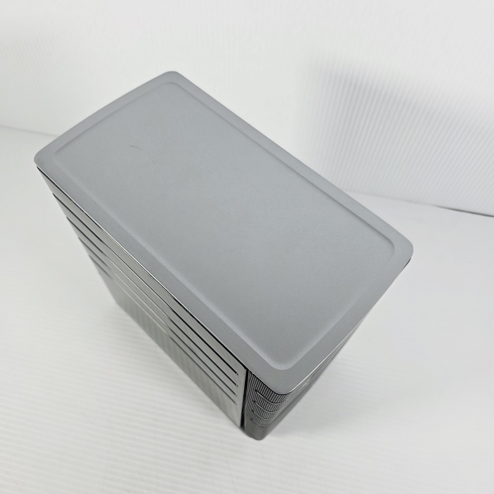 HP EX470 MediaSmart Server – Powers on Properly – Hard Drives Included