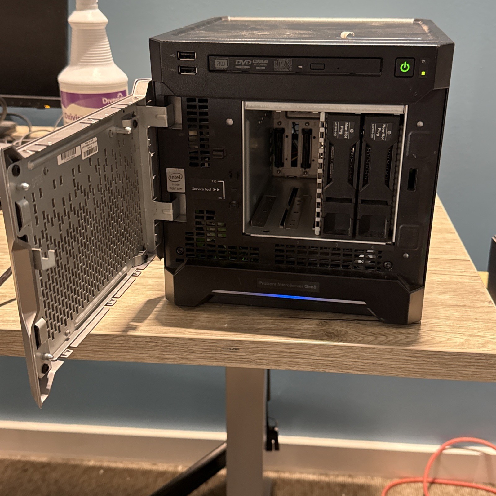 HP ProLiant MicroServer Gen 8, Pentium CPU, 4GB RAM, No OS No Drives