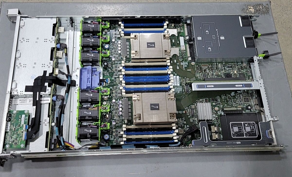 CISCO UCS C220 M4 CTI-CMS-1000-K9 V02 2.5×10 Server BAREBONES SEE NOTES