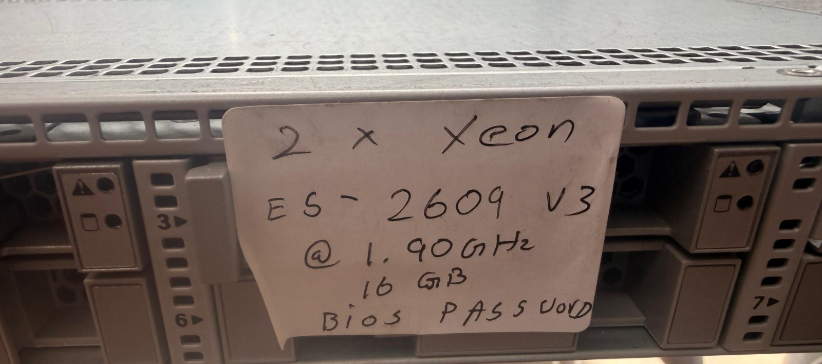 Cisco UCS C220 M4 Server |2 x Xeon E5-2609 V3 @1.9Ghz|16GB | No HDD | 2x PSU