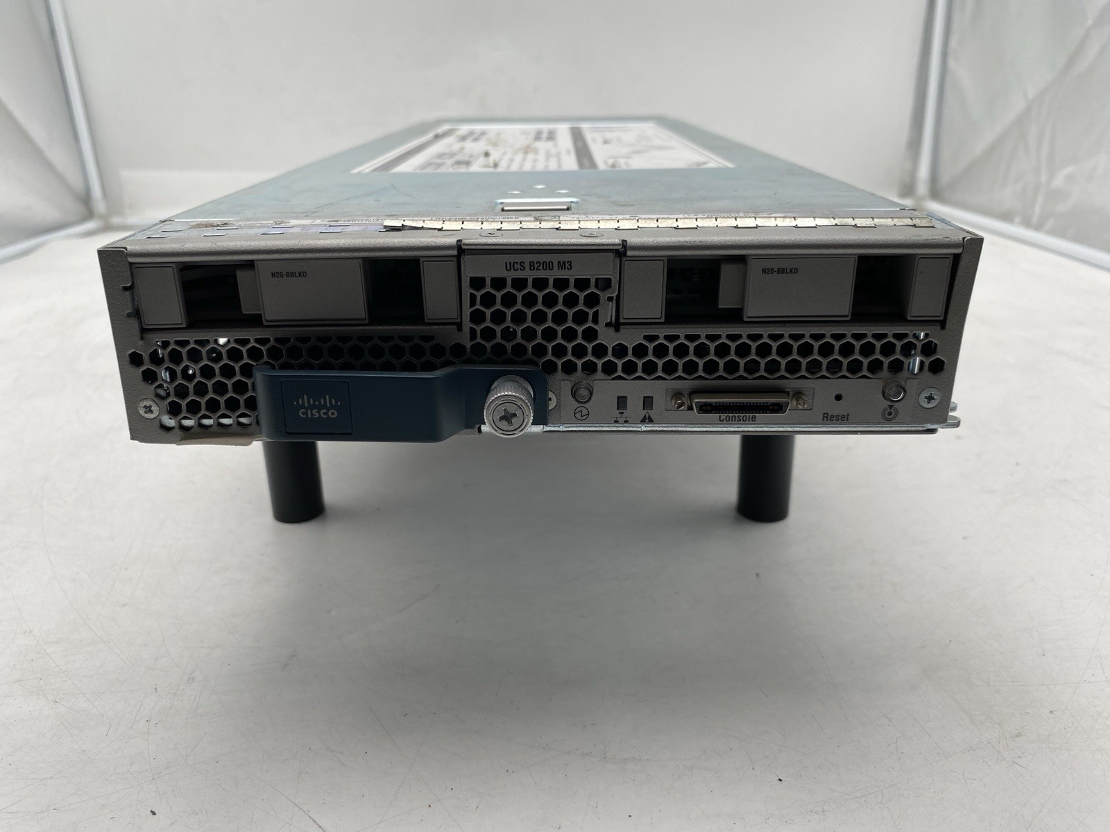 CISCO UCSB-B200-M3 UCS B200 M3 Blade Server 2x Intel Xeon E5-2650 No Ram/Storage