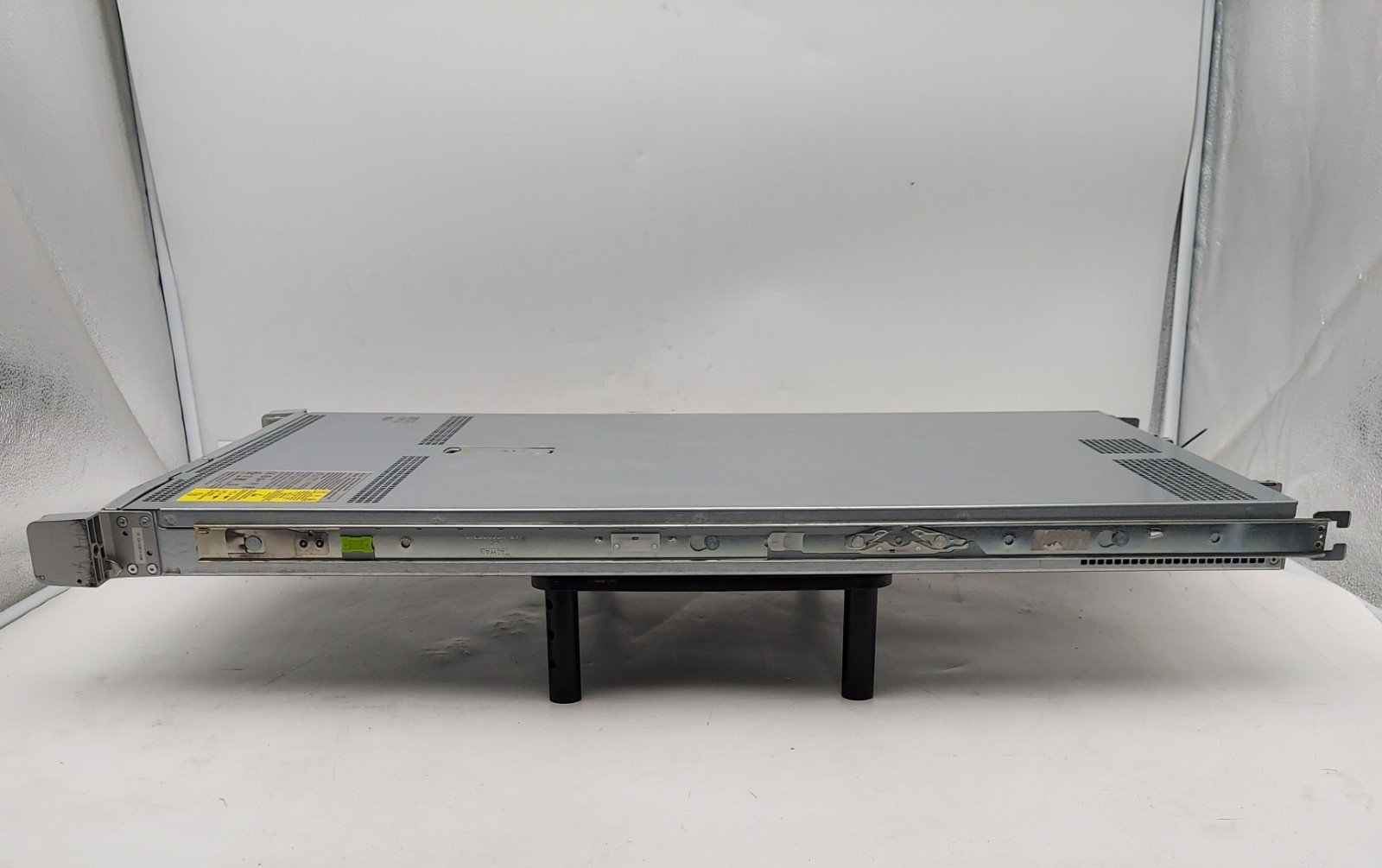 Cisco UCS C220 M4 Xeon E5-2630 v3 2.40Ghz 32GB RAM SAS Controller 6x 300GB HDD