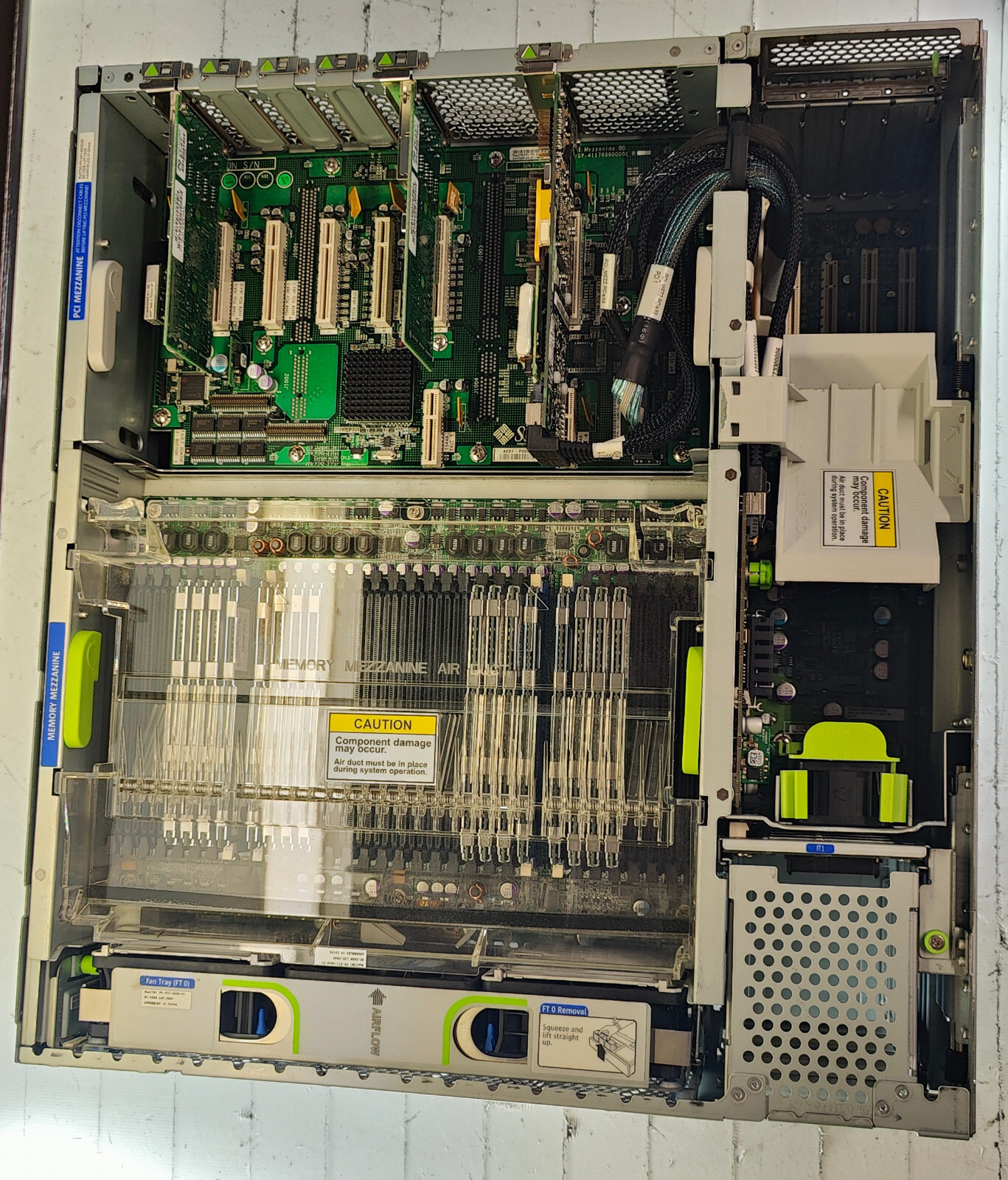 Sun Microsystems Netra X4450 w/ 2x Intel Xeon E7338 32GB DDR2, 2x SFP, RAID Card