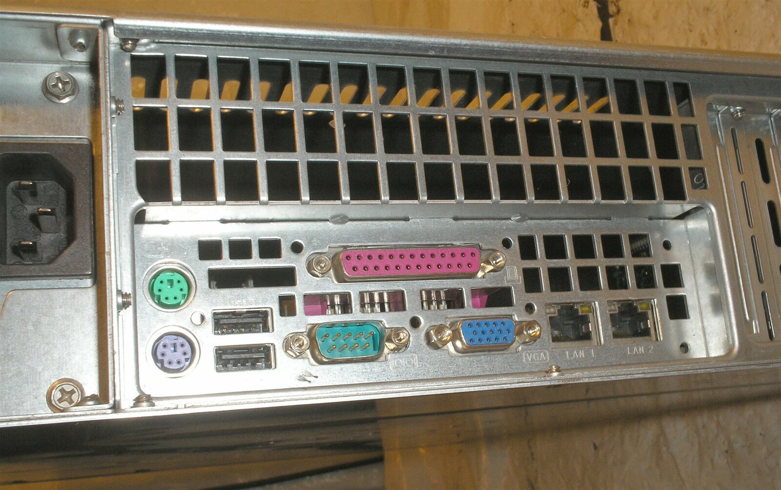 Super Micro Computer SuperServer Server 6024H-82/i2/i/T2/T Nobilis WO 705875