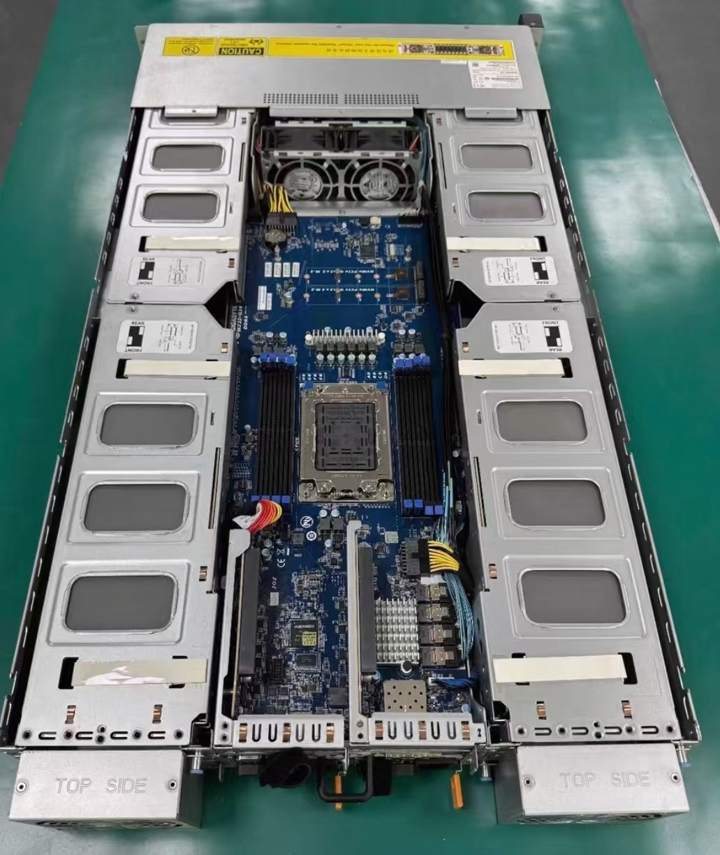 Gigabyte G292-Z20 Eight-Card Machine Tray: 2.5 inch× 8 Tray Motherboard