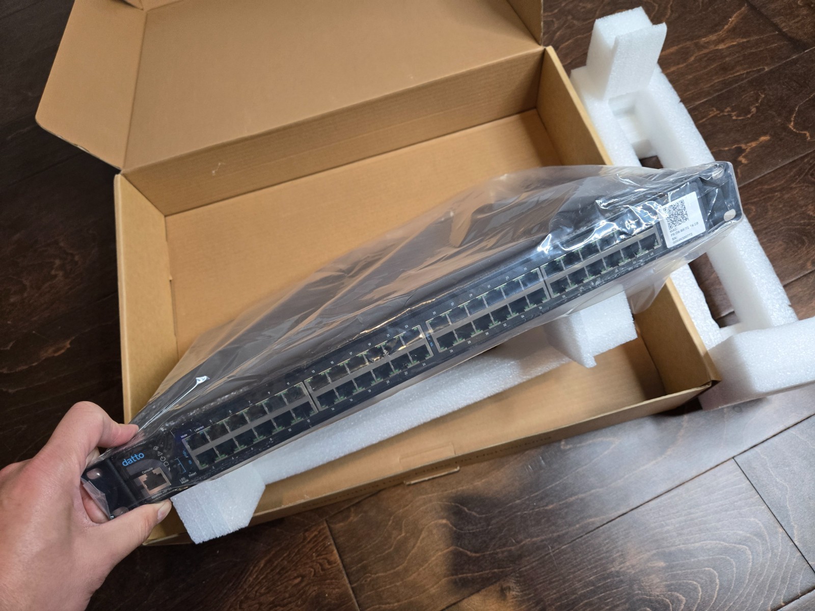 RT Datto 48 Port 1G PoE+ Cloud-Managed Ethernet Network Switch DSW100-48P-4X