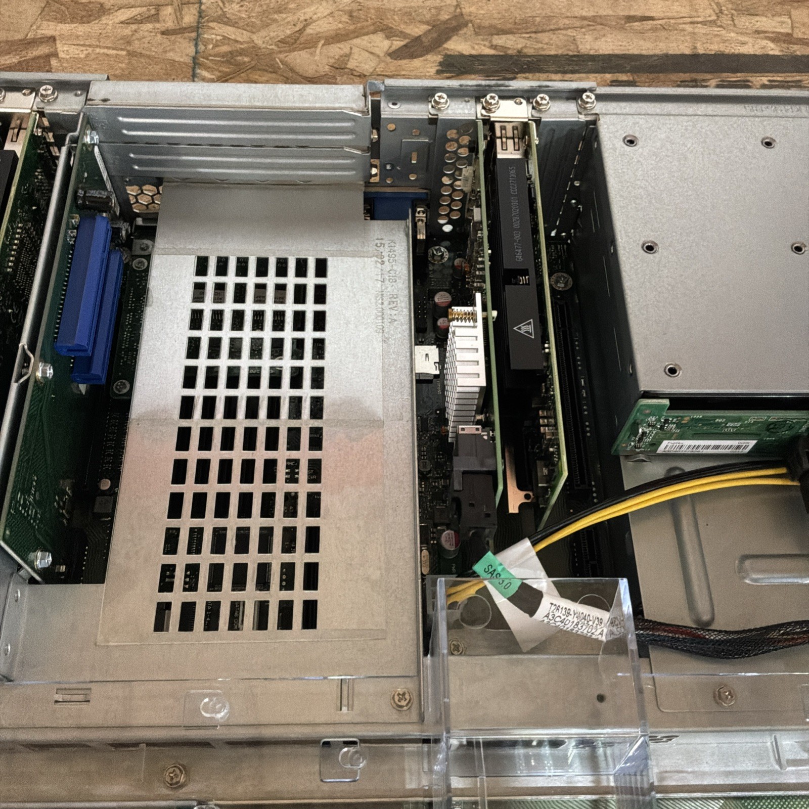 Fujitsu Primergy RX2540 M2 Xeon E5-2620 V4 2.10GHz 2x 240gb Server 96GB Ram C308