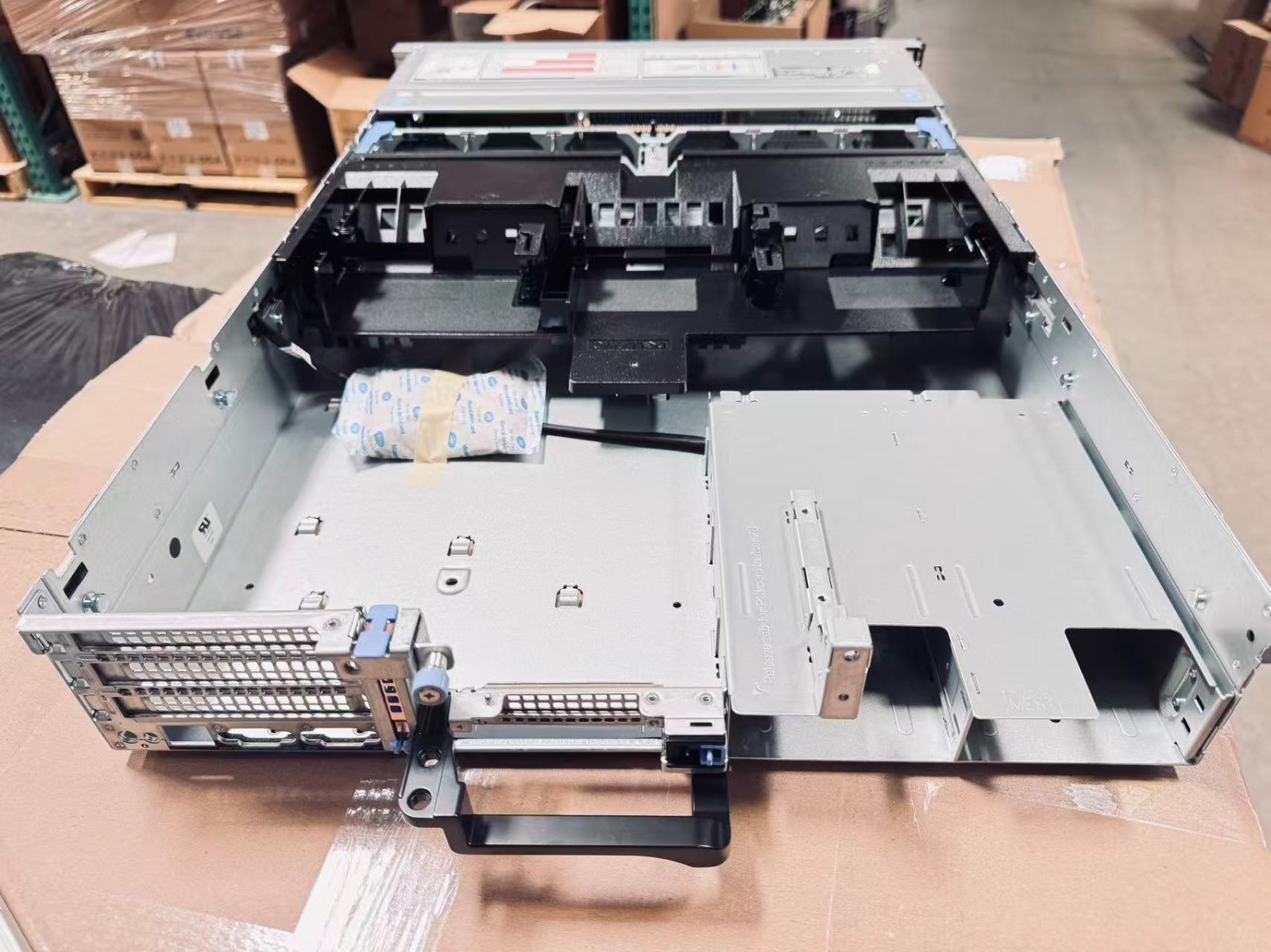 DELL EMC POWEREDGE SERVER R740 8 Bay CHASSIS W/ SHROUD Fan Enclosure PY90Y 4R45W