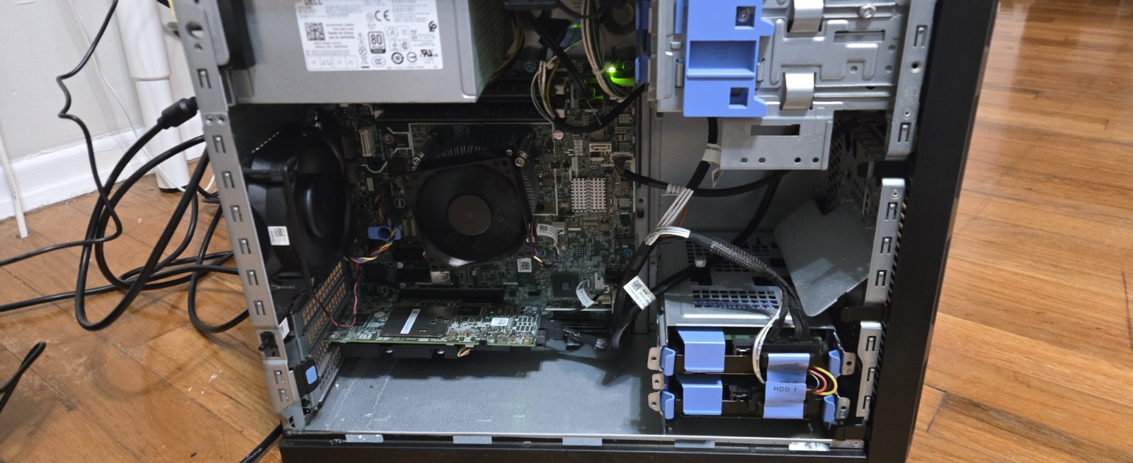 Dell PowerEdge T130 Server Xeon E3-1270 v6 32GB RAM PERC RAID 2TB HDD