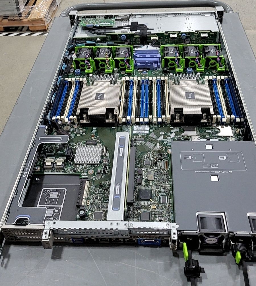 CISCO UCS C220 M4 CTI-CMS-1000-K9 V02 2.5×10 Server BAREBONES SEE NOTES