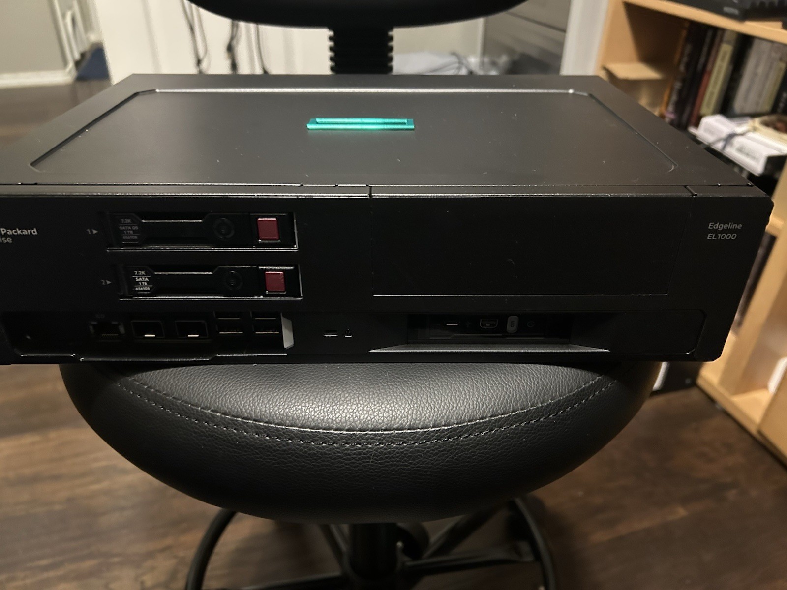 HPE Edgeline EL1000 Server, m750 blade, 32GB DDR4 2400 ECC memory, no HDDs