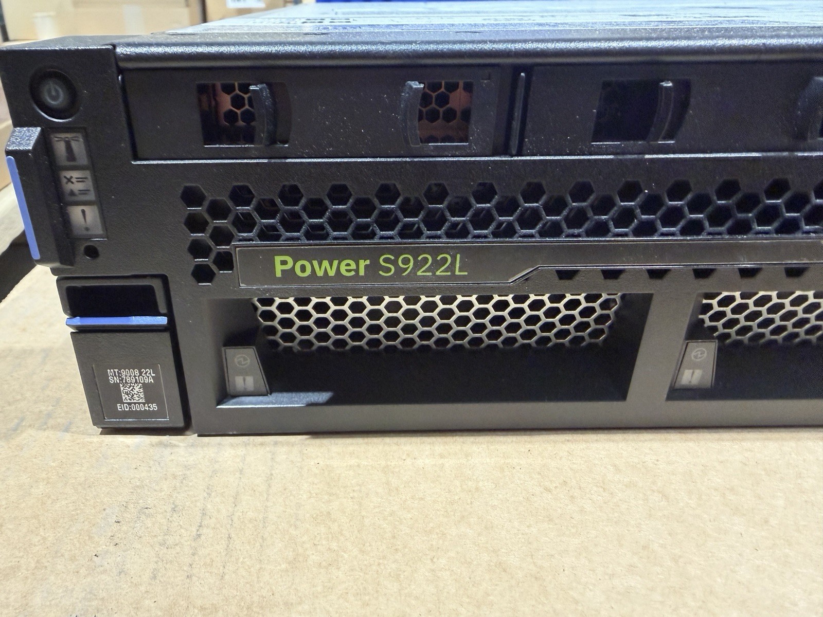 IBM Power 9 Linux L922, 2×6-Core CPU / No RAM / 2 x 1400W PSU / Rails – 9008-22L